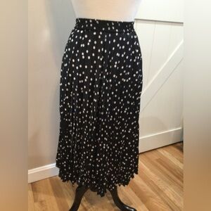 Time & Tru Size Medium 8-10 pleated black and white maxi skirt.